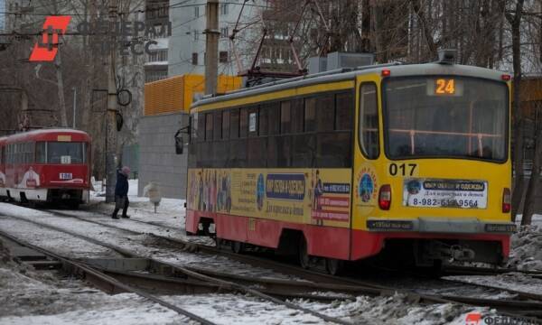 В Барнауле у трамвая отпали колеса прямо во время движения