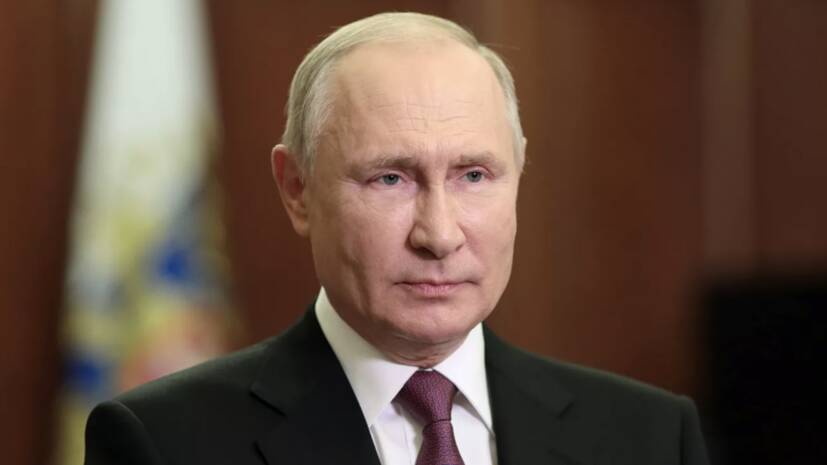 Путин исключил возможность введения в России военного положения