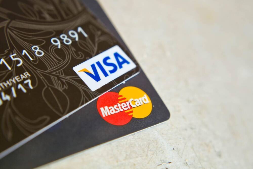 Никаких транзакций: Visa и Mastercard полностью уходят из России