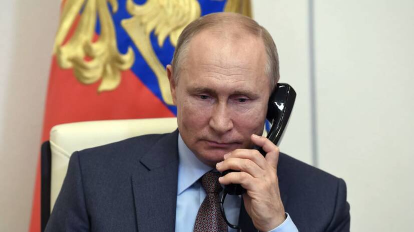 AFP: Путин и Макрон говорили по телефону почти два часа