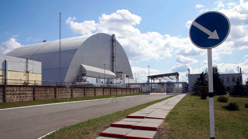 Путин заявил Макрону о контроле ВС России над Чернобыльской АЭС