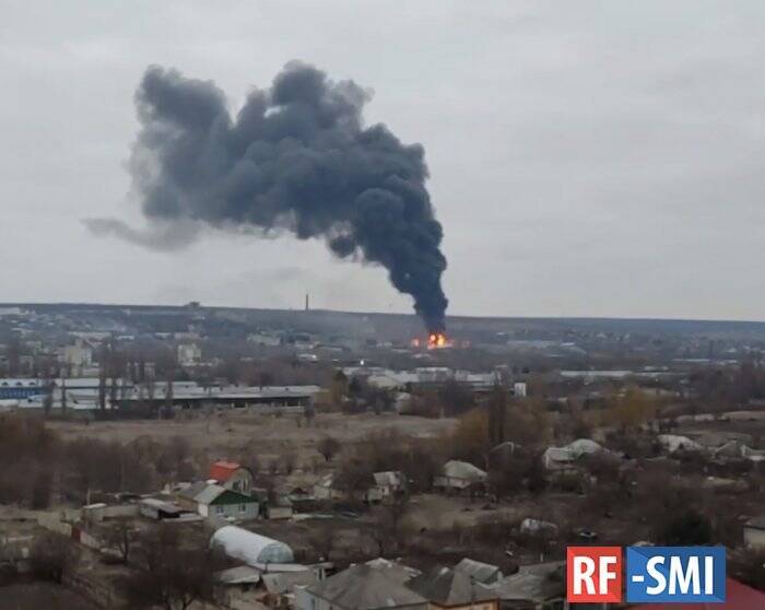В Луганске прогремел мощный взрыв на нефтебазе