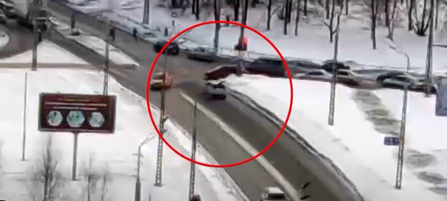 Дорожная авария произошла в Петрозаводске (ВИДЕО)