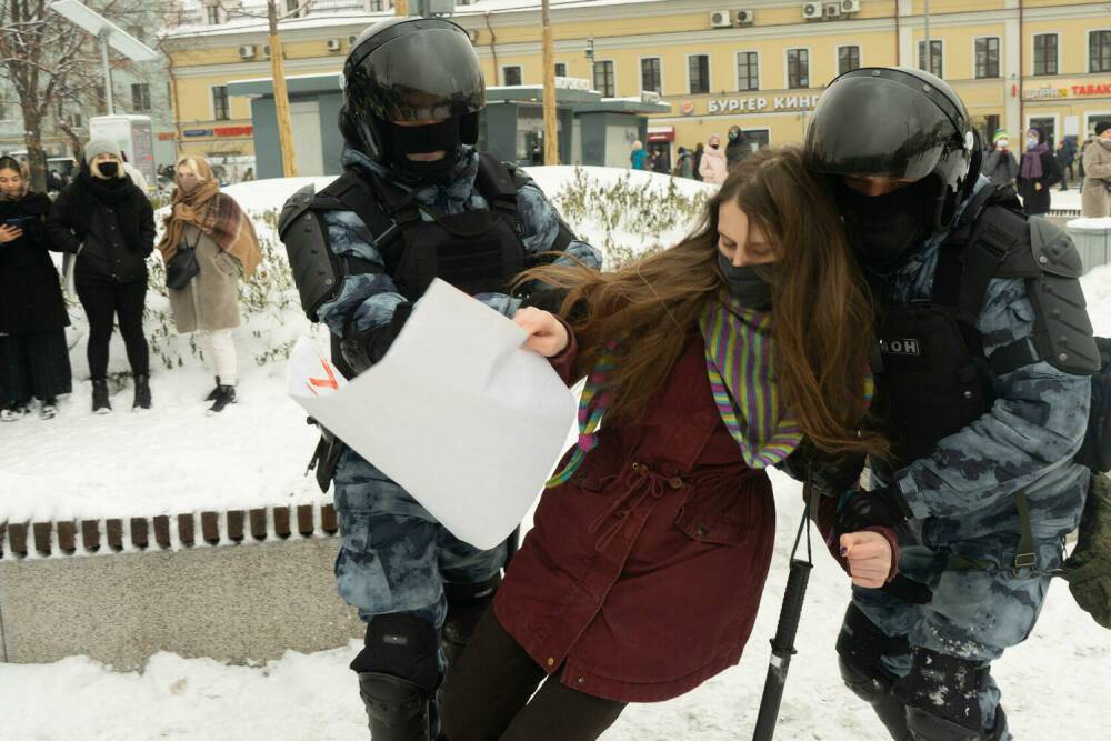 В московском отделении милиции пытали задержанную на антивоенной акции