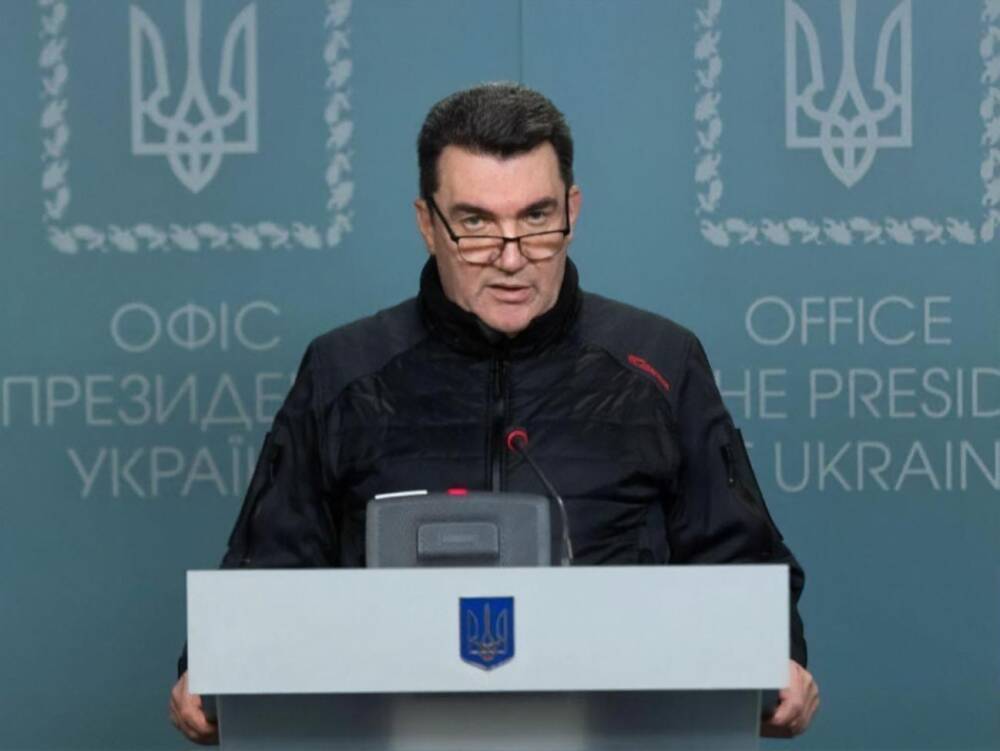 "Мы закроем его сами". Данилов призвал НАТО дать оружие, если Альянс не хочет или не может "закрыть небо" над Украиной