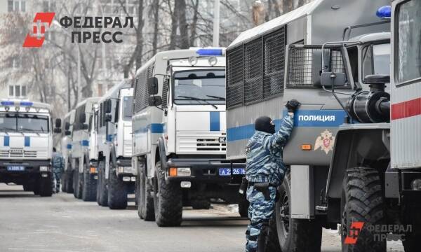 В Свердловской области гражданская «ГАЗель» протаранила конвой с задержанными