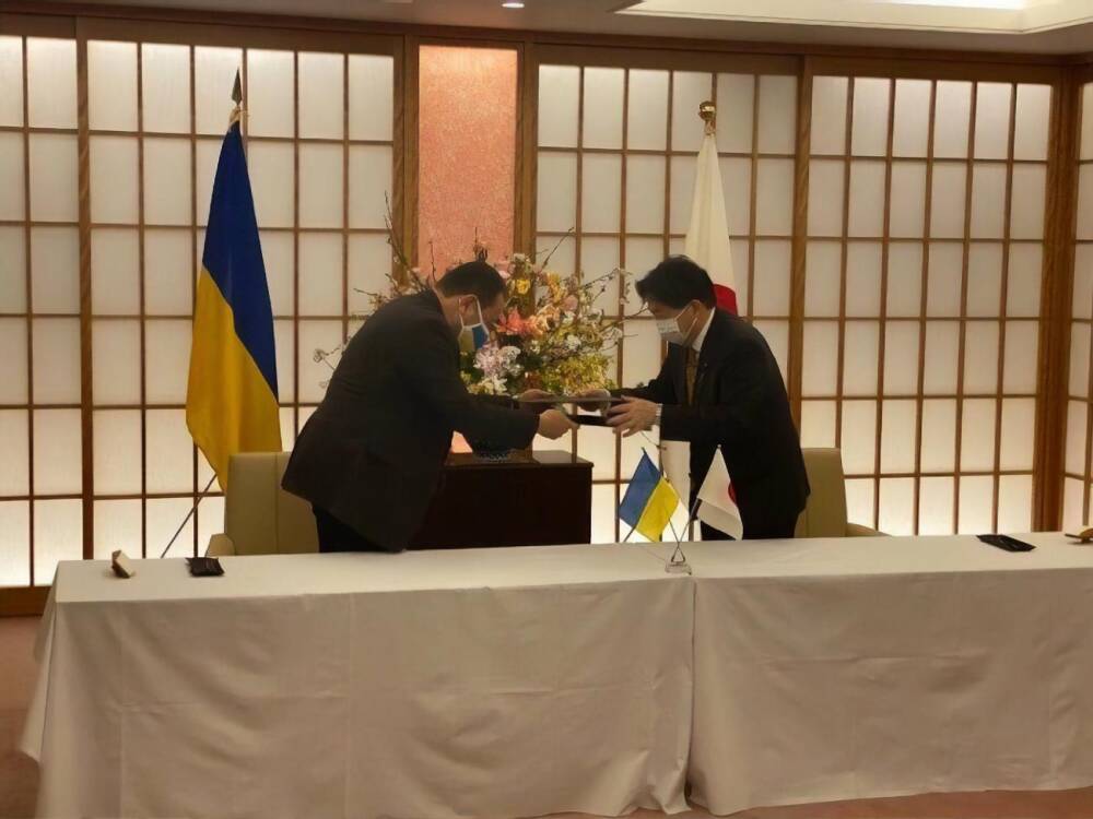 "Беспрецедентная поддержка". Япония бесплатно передает Украине бронежилеты, лекарства и другое снаряжение