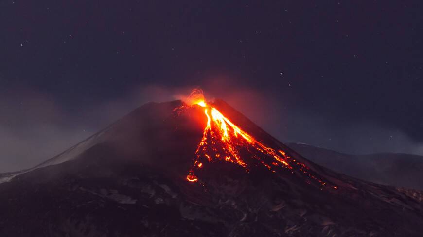 В Гватемале около 400 человек эвакуировали из-за извержения вулкана