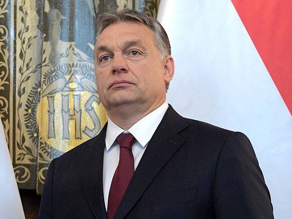 Премьер Венгрии выступил против санкций на поставки нефти и газа из РФ