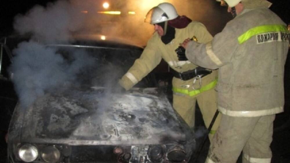 В Воронежской области в сгоревшей машине нашли труп