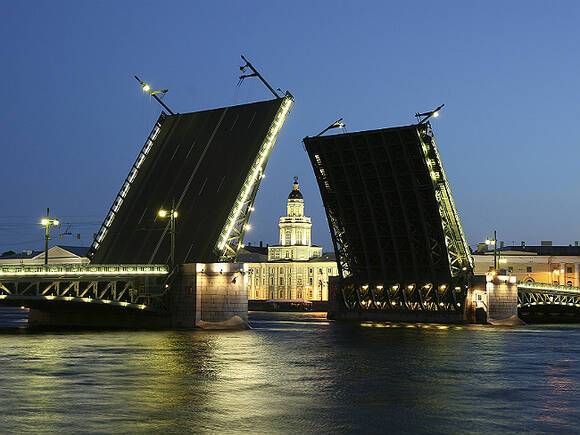В Петербурге мост Александра Невского разведут первый раз в ночь на 10 марта