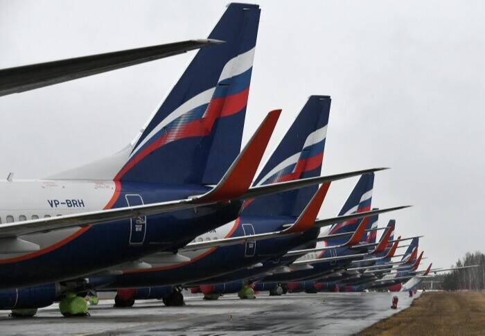 Правительство РФ поможет авиакомпаниям сохранить парк иностранных самолетов - Мишустин