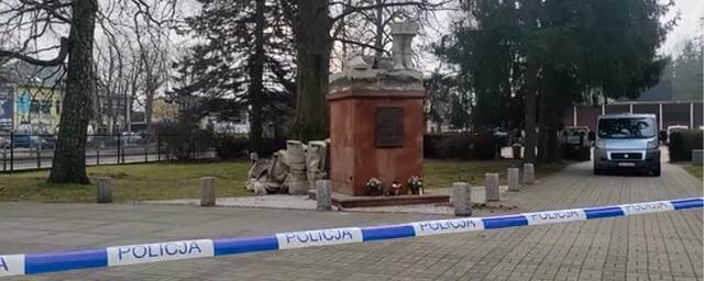 В польском Кошалине неизвестные снесли памятник советским воинам-освободителям