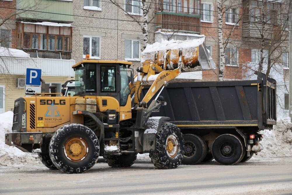 Более 200 тысяч кубометров снега вывезено с улиц Дзержинска за зиму