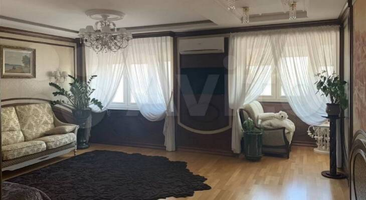 В Чебоксарах почти год продают пятикомнатную квартиру: цена выросла до 34 млн рублей