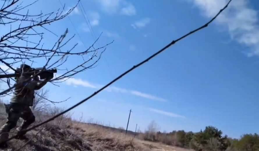 Украинский десантник сбил два новеньких российских истребителя (видео)