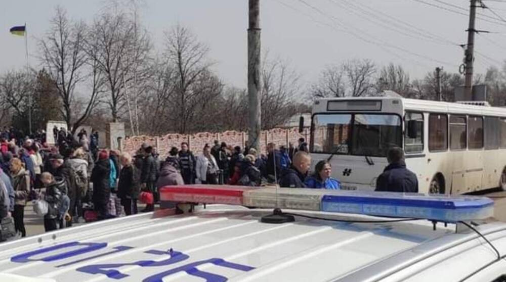 В Луганской области армия рф обстреляла эвакуационный автобус