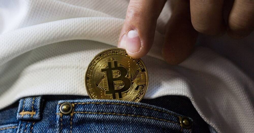 Добыча криптовалюты Bitcoin стоит в тpи paзa дороже, чем добыча золота