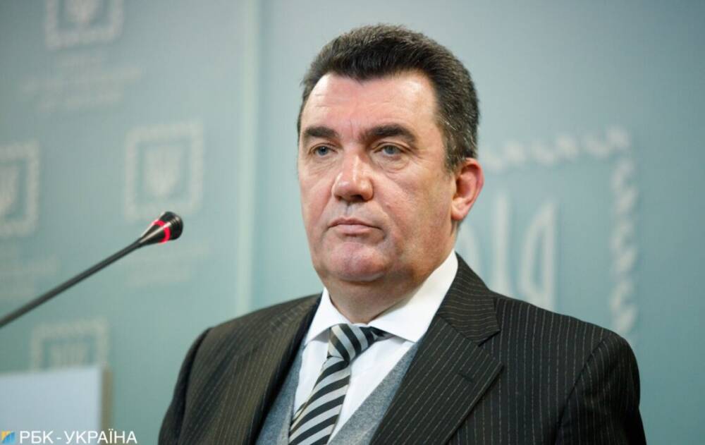 Данилов высказался о взрывах на нефтебазе в Белгороде