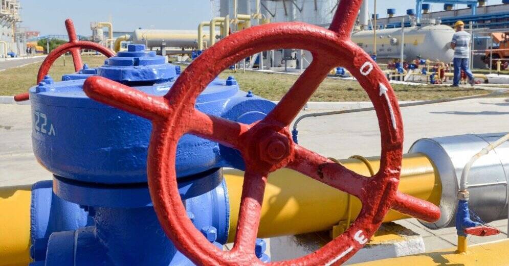 Украина ввела запрет на торговлю с Россией, Москва по-прежнему платит Киеву за газ