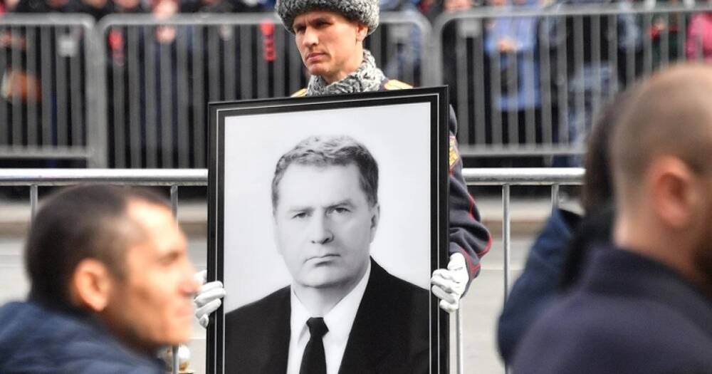 В России продают визитку Жириновского с автографом за миллион рублей
