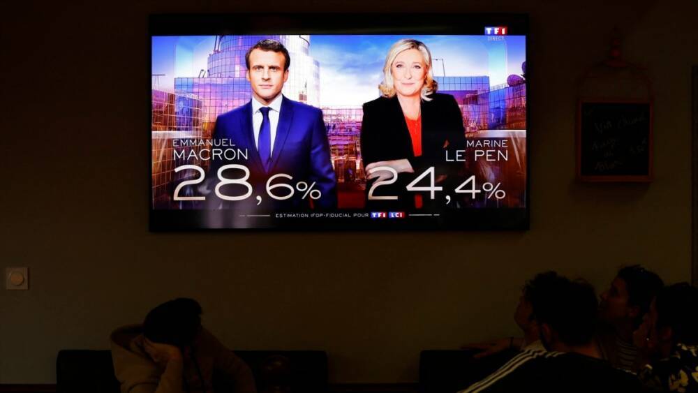 Макрон и Ле Пен выходят во второй тур выборов президента Франции