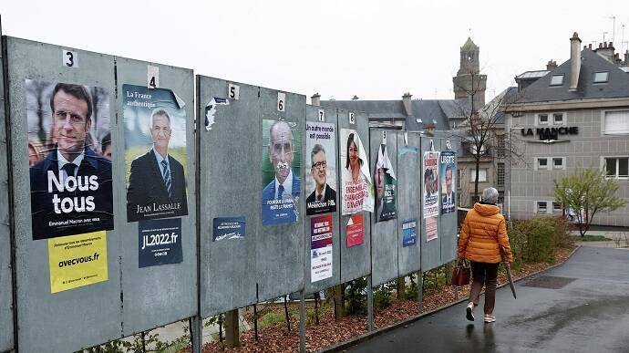 Выборы президента во Франции: неудачники 1-го тура определились с поддержкой фаворитов