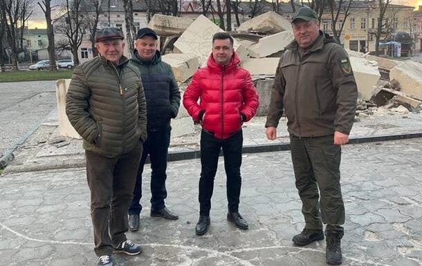 На Львовщине снесли памятник советскому воину