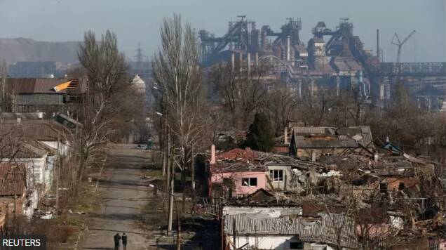 Украинские военные подозревают Россию в химатаке в Мариуполе, эксперты призывают относиться к этому осторожно. Что известно