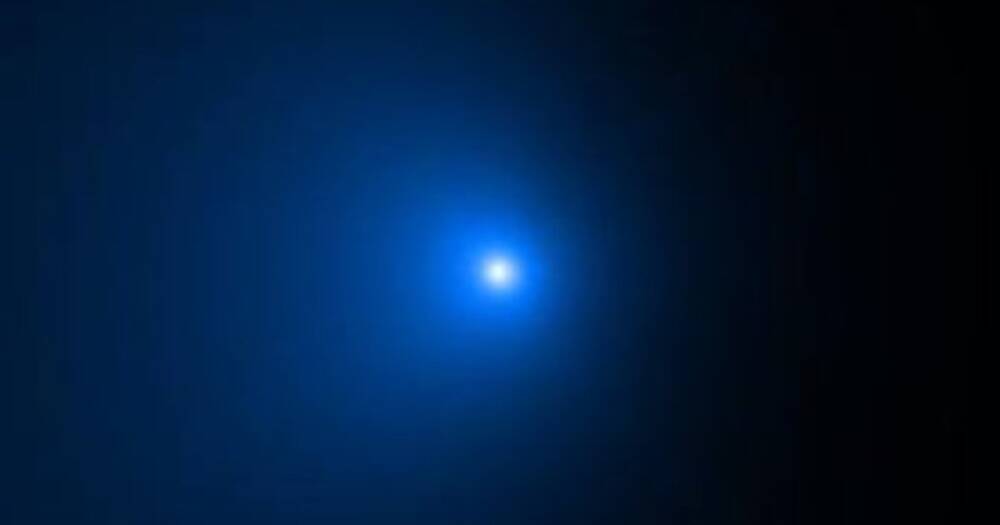 Диаметром 130 км и массой в 500 трлн тонн: телескоп Хаббл показал самую большую комету (фото)