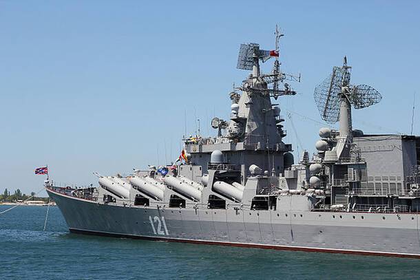 РФ подтвердила пожар на крейсере «Москва». Украина сообщила об его обстреле ракетами