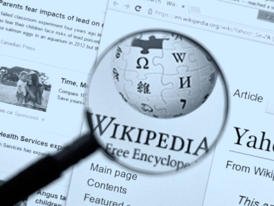 Роскомназор требует у "Википедии" исправить статью о Путине