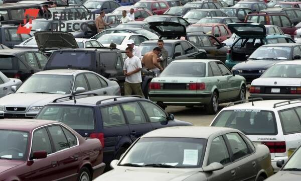 Приморцы начали скупать автомобили на японских аукционах