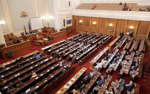 Вопрос поставок оружия Украине вызвал парламентский кризис в Болгарии