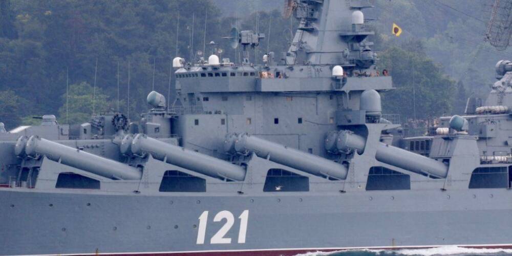 Крейсер Москва догорает в Черном море — глава Одесской ОВА