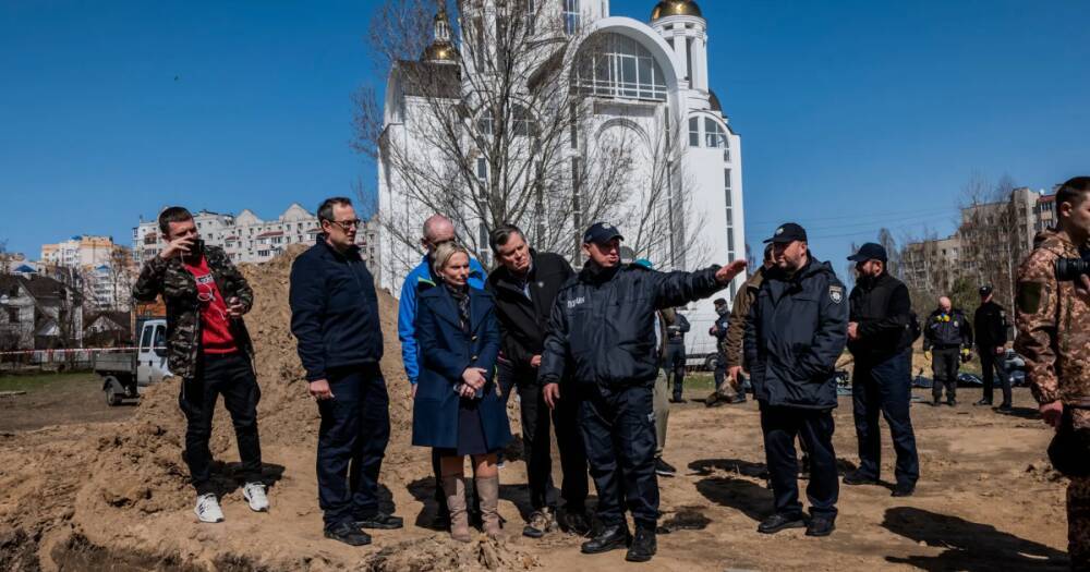 "Видели смерть и разрушения": американские конгрессмены посетили Бучу и Бородянку