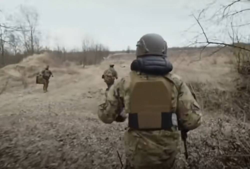 "Повалил черный дым, пехота уничтожена": украинский защитник разбил колонну вражеской техники, видео