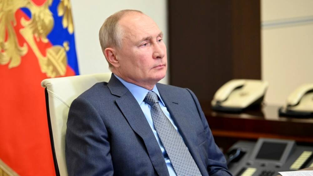 Путин подписал закон о штрафах за отождествление СССР и Третьего рейха