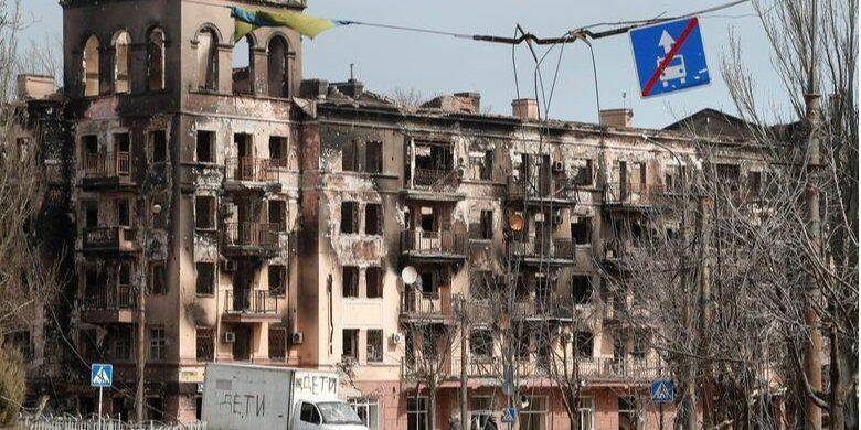 «РФ требует сдаться, но защита продолжается». Уничтожение украинских военных в Мариуполе поставит точку на переговорах — Зеленский