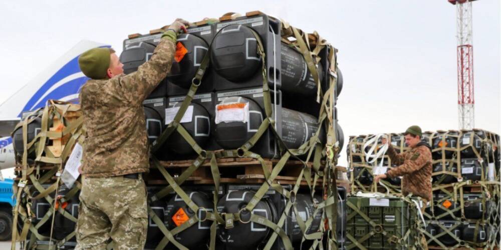 На $800 млн. Оружие и техника из последней партии помощи США уже поступает в Украину — CNN