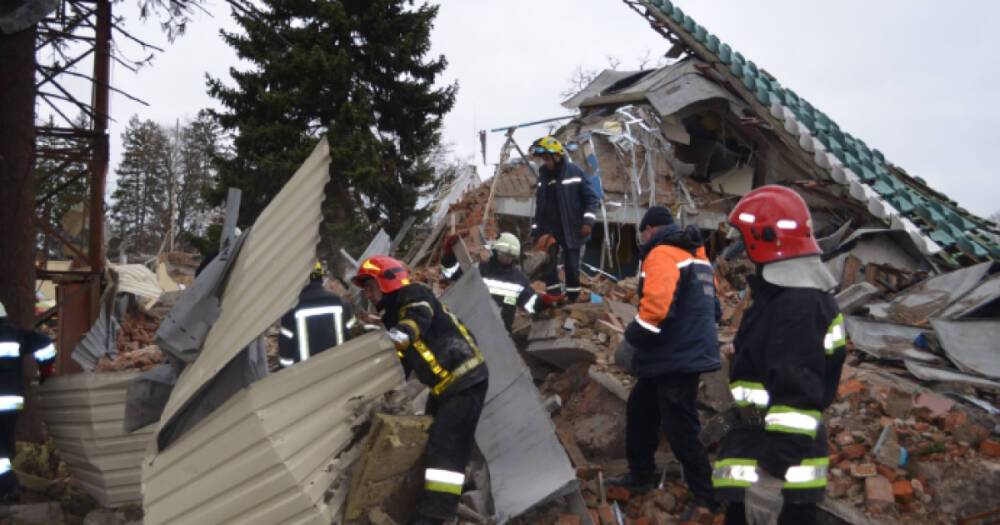 В Бородянке под завалами обнаружили уже более 40 погибших (ФОТО)