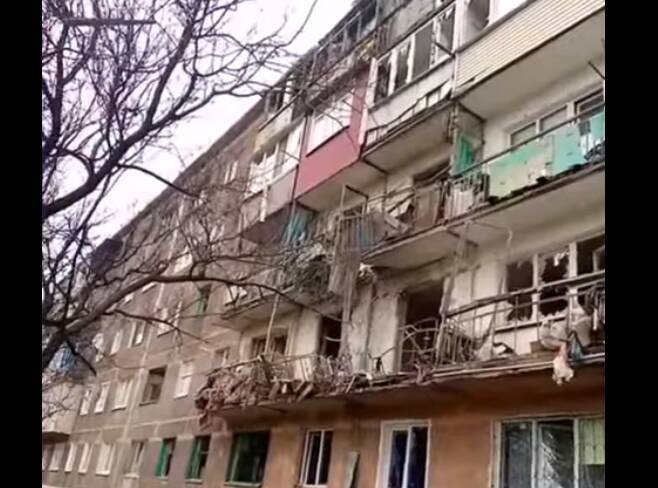 Оккупанты обстреляли Золотое на Луганщине: есть погибшие и раненые жители