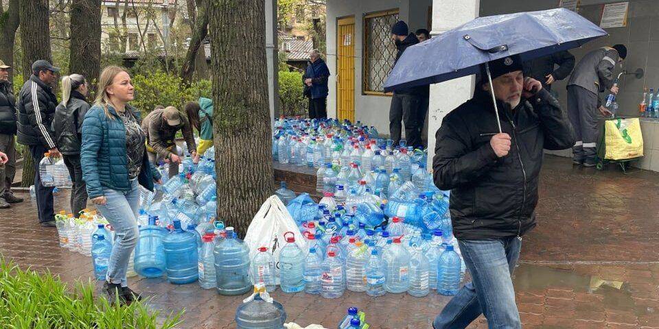 Одесситы отправили в Николаев воду и очистительные станции