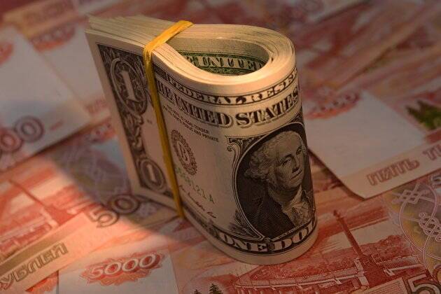 Курс доллара по итогам вторника снизился на 1,24 рубля, до 78,51 рубля
