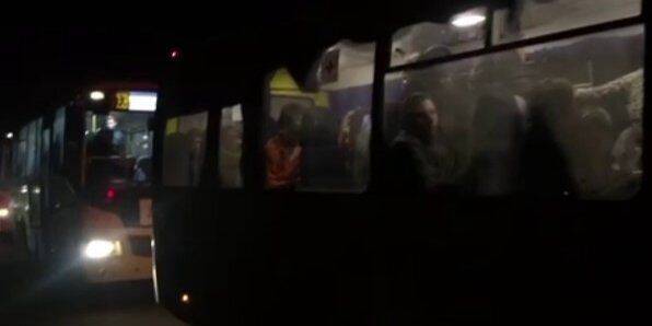 Транспорт с эвакуированными людьми из Бердянска и Мелитополя добрался до Запорожья