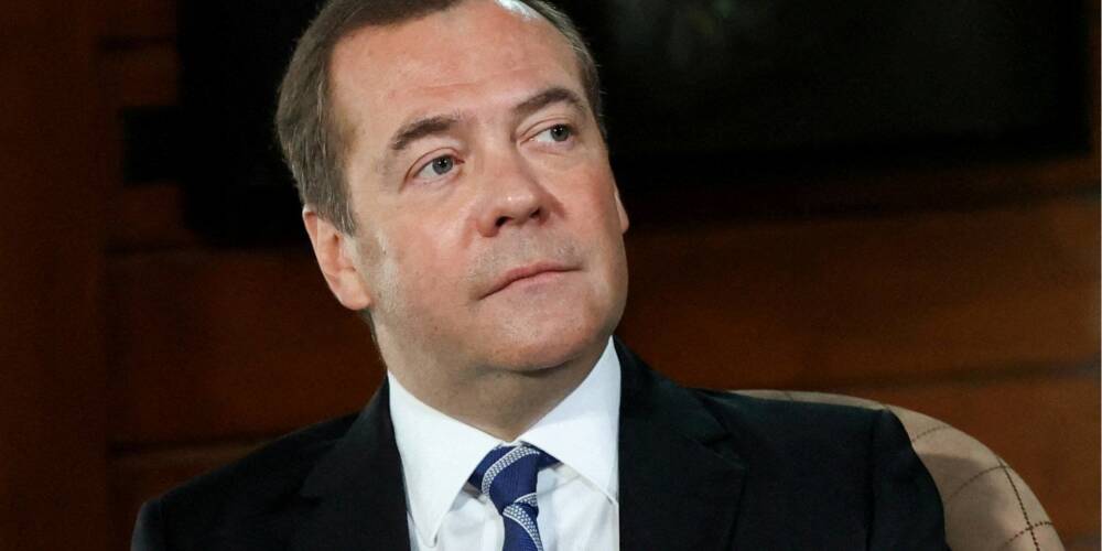 «Не действует Женевская конвенция». Медведев пригрозил «денацификацией» иностранцам, воюющим за Украину