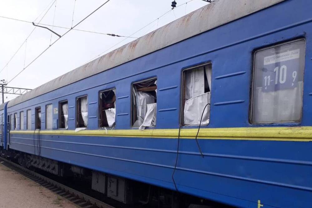 Ракетный удар по Запорожью: 8 человек получили ранения, поврежден эвакуационный поезд