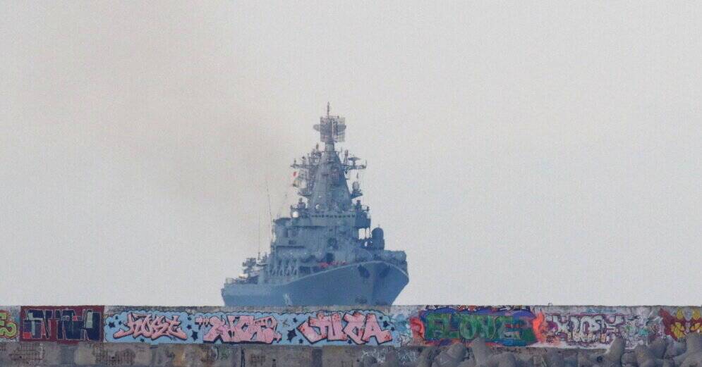 Минобороны России: на крейсере "Москва" погиб один человек, еще 27 пропали без вести