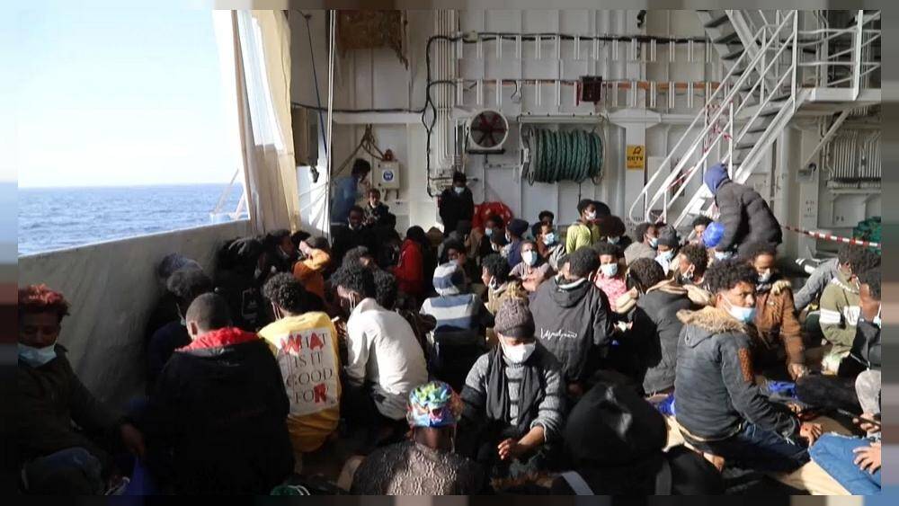 "Врачи без границ" спасли мигрантов в Средиземном море
