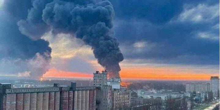 Масштабные пожары в Брянске: кроме нефтебазы горят объекты на территории военной части — CIT